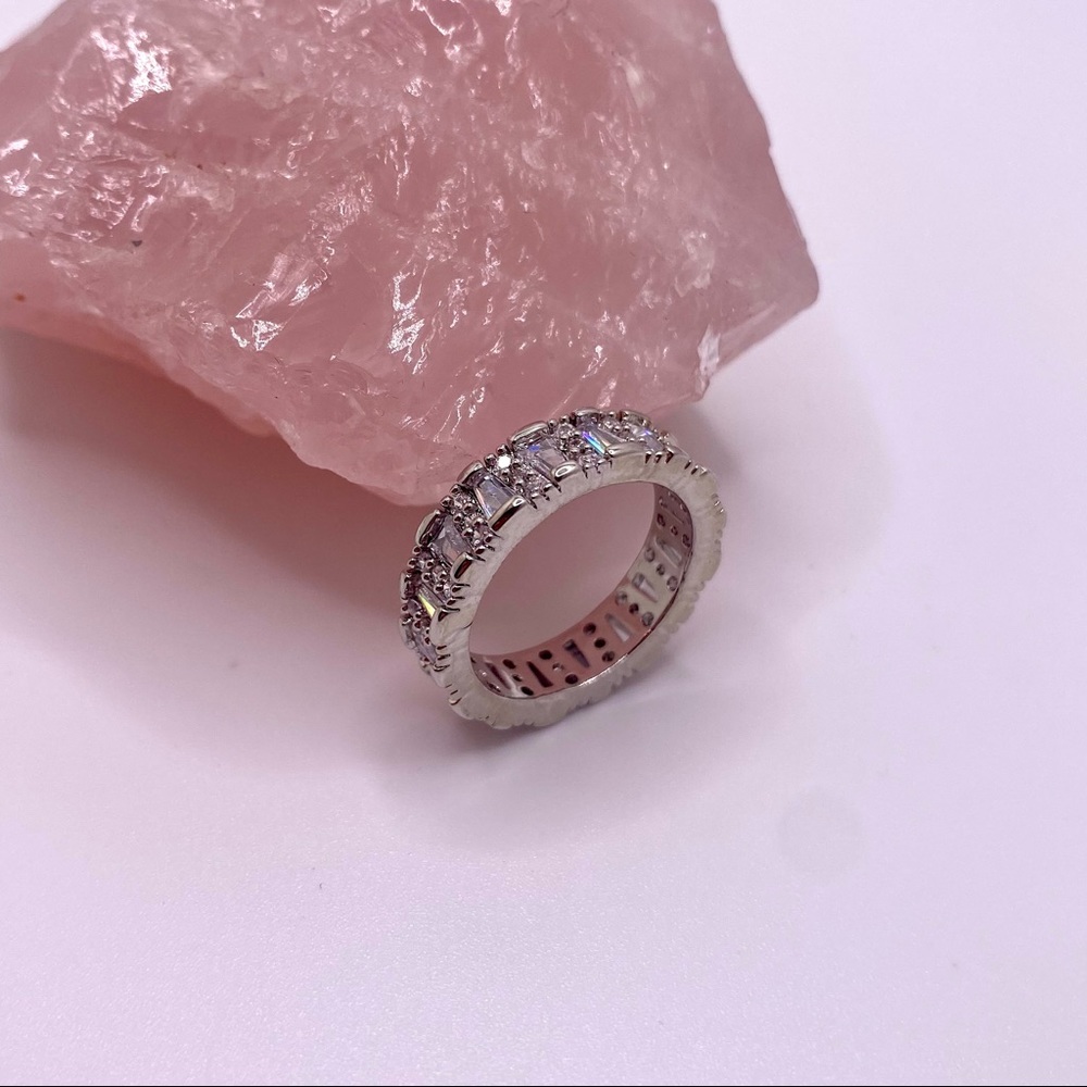 NEW Fashion Minimalistic Wedding Platinum Plated CZ Engagement Statement Ring - Picture 3 of 7